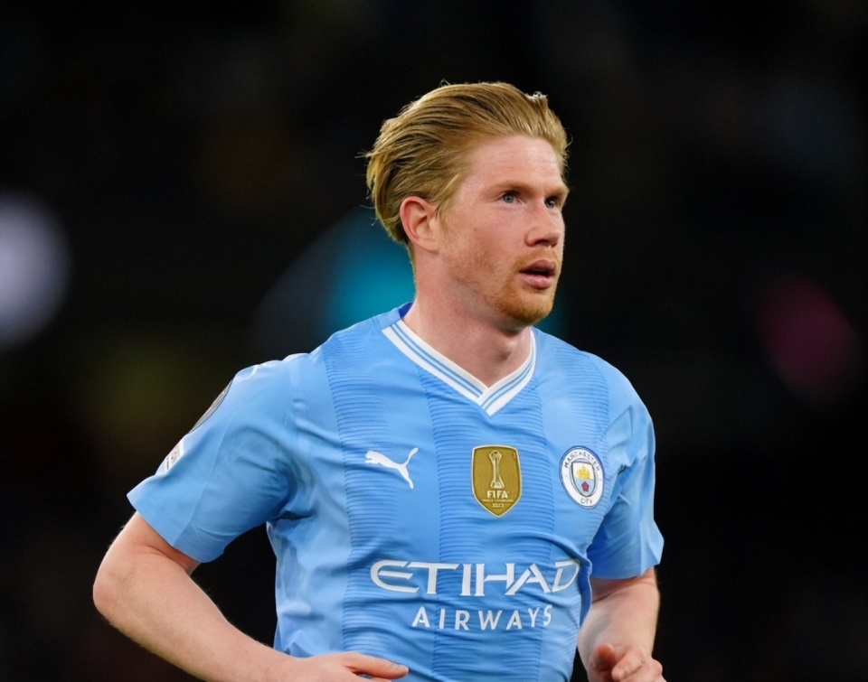 巴萨vs法兰克福，亚马尔带球被断，克瑙夫单刀破门（巴萨对阵法兰克福：亚马尔带球失误被断，克瑙夫反击单刀破门）