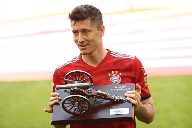 疯狂的足球：米兰门神迈尼昂的盘带合集（AC米兰门神迈尼昂盘带集锦：门将的华丽脚法）